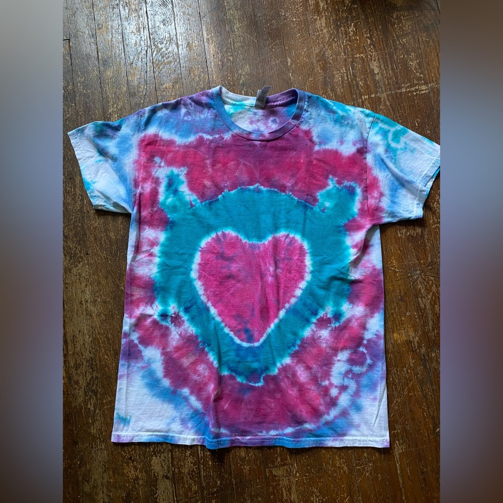 Handmade Heart Tiedye T-shirt size LG